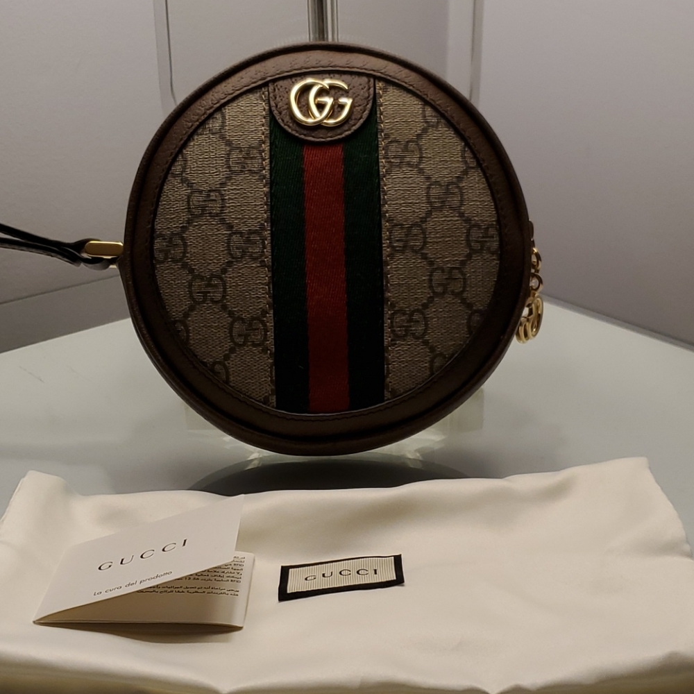 Gucci wristlet